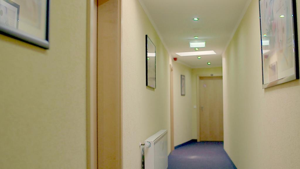 City Hotel هيلدن المظهر الخارجي الصورة